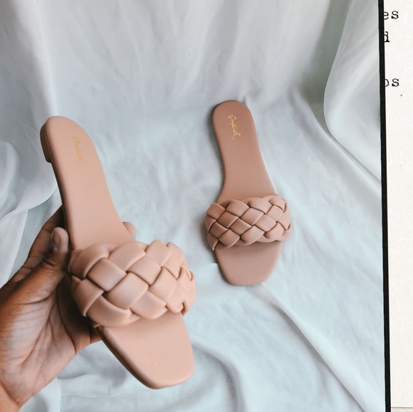 🚨FEW PAIRS LEFT// Pink braided Slide - Picture 3 of 4